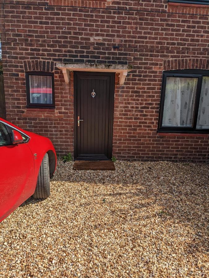 Southsea Villa Coedpoeth Exterior photo